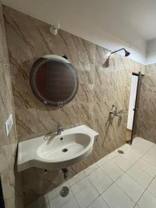 Bathroom Image of 1200 Sq.ft 2 BHK Builder Floor for rent in Palam Vihar Gurgaon for Rs. 30000