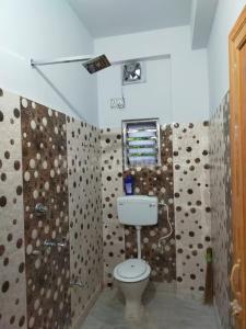 Image of 750 Sq.ft 2 BHK Builder Floor for rent in Paschim Barisha, Kolkata for Rs. 12000
