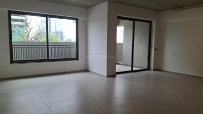 Living Room Image of 3318 Sq.ft 4 BHK Apartment / Flat for sale in Swati Premier, Shantipura Ahmedabad for Rs. 16500000