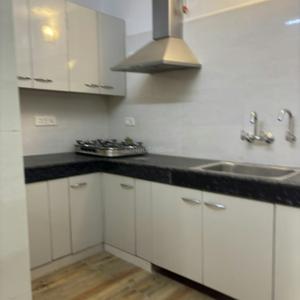 Kitchen Image of 1500 Sq.ft 3 BHK Apartment / Flat for rent in DDA Flats Sarita Vihar, Sarita Vihar New Delhi for Rs. 42000