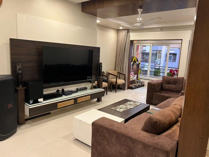 Royal Silver Heights Main Image 1