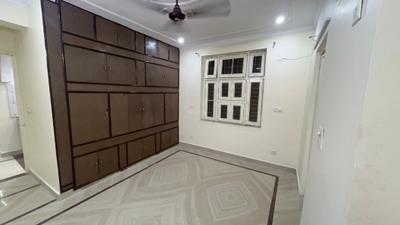 Bedroom Image of 1500 Sq.ft 3 BHK Builder Floor for rent in Rajouri Garden New Delhi for Rs. 50000