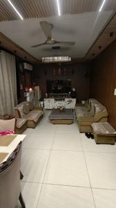 Bedroom Image of 828 Sq.ft 2 BHK Builder Floor for sale in Model Town New Delhi for Rs. 9500000
