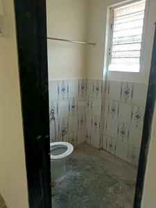 Bathroom Image of 950 Sq.ft 2 BHK Apartment / Flat for rent in Kothrud Pune for Rs. 28000