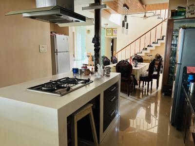 Kitchen Image of 3945 Sq.ft 4 BHK Independent House for sale in Thaltej Ahmedabad for Rs. 57500000