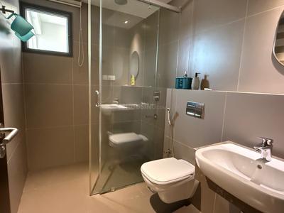 Bathroom Image of 2001 Sq.ft 3 BHK Apartment / Flat for sale in Joyalukkas Gold Tower, Edappally Kochi for Rs. 24000000