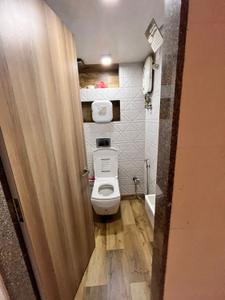 Bathroom Image of 550 Sq.ft 1 BHK Apartment / Flat for rent in Borivali West Mumbai for Rs. 45000