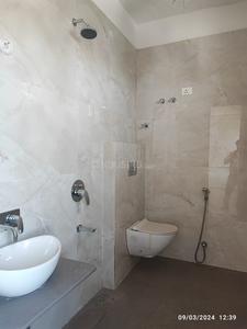 Bathroom Image of 2000 Sq.ft 3 BHK Apartment / Flat for sale in Vishnu Puri Kanpur for Rs. 13000000