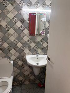 Bathroom Image of 1200 Sq.ft 3 BHK Apartment / Flat for rent in Panampilly Nagar Kochi for Rs. 31000