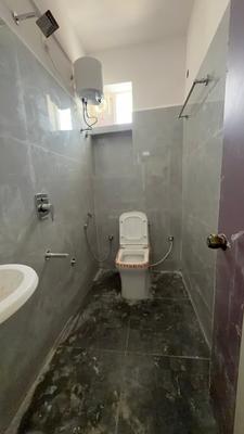 Bathroom Image of 750 Sq.ft 1 BHK Apartment / Flat for rent in Kondapur Hyderabad for Rs. 26000