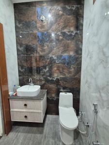 Bathroom Image of 1400 Sq.ft 2 BHK Builder Floor for rent in Sikandra Agra for Rs. 20000