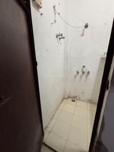 Bathroom Image of 1000 Sq.ft 2 BHK Builder Floor for rent in Indira Nagar Lucknow for Rs. 10000