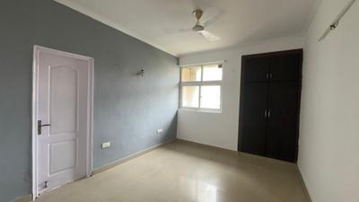 Bedroom Image of 1545 Sq.ft 3.5 BHK Apartment / Flat for sale in Amrapali Silicon City, Sector 76 Noida for Rs. 16200000