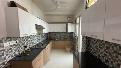 Kitchen Image of 3700 Sq.ft 4 BHK Builder Floor for rent in Ansal Esencia Sector 67, Sector 67 Gurgaon for Rs. 65000