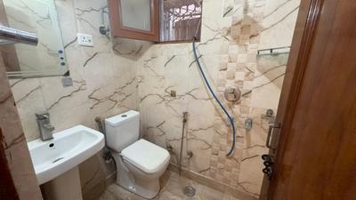 Image of 1250 Sq.ft 3 BHK Builder Floor for rent in Vikaspuri, New Delhi for Rs. 30000