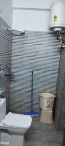 Bathroom Image of 950 Sq.ft 2.5 BHK Apartment / Flat for rent in Mansa Devi Complex Panchkula for Rs. 35000