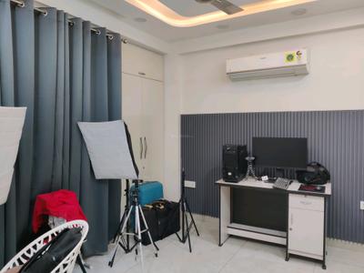Bedroom Image of 1500 Sq.ft 4 BHK Builder Floor for sale in Vasundhara Ghaziabad for Rs. 19500000