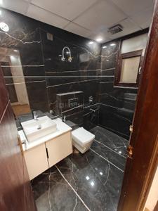 Bathroom Image of 2100 Sq.ft 2.5 BHK Builder Floor for rent in Sector 4 Gurgaon for Rs. 26700