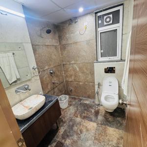 Bathroom Image of 1000 Sq.ft 1 BHK Apartment / Flat for rent in Sector 46 Gurgaon for Rs. 38000
