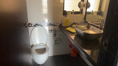 Image of 2040 Sq.ft 4 BHK Apartment / Flat for sale in K Raheja Heights, Malad East, Mumbai for Rs. 60000000
