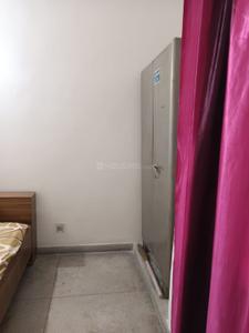 Bedroom Image of 900 Sq.ft 2 BHK Apartment / Flat for rent in Trikuta Hills, Sector 62 Noida for Rs. 27000