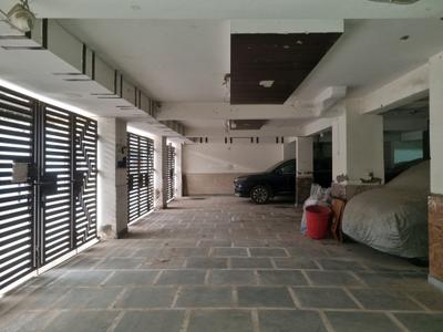 Car Garage Image of 900 Sq.ft 3 BHK Apartment / Flat for rent in Razapur Khurd New Delhi for Rs. 22000