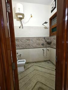 Bathroom Image of 1400 Sq.ft 2 BHK Builder Floor for rent in Kharar Mohali for Rs. 22000