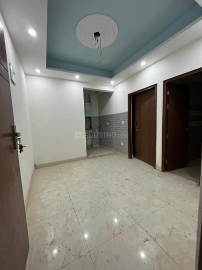 Royal 2 Main Image 1