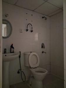 Common Bathroom Image of 930 Sq.ft 2 BHK Apartment / Flat for sale in Supertech Cape Town, Sector 74 Noida for Rs. 8700000
