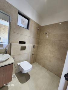 Bathroom Image of 1600 Sq.ft 4 BHK Apartment / Flat for sale in Coutyrad Bellavista, Bhayli Vadodara for Rs. 9600000