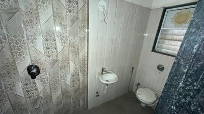 Bathroom Image of 750 Sq.ft 1 BHK Apartment / Flat for sale in Kapil Bayview, Mazgaon Mumbai for Rs. 25000000