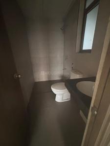 Bathroom Image of 860 Sq.ft 2 BHK Apartment / Flat for rent in Kalpataru Paramount, Thane West Thane for Rs. 44000