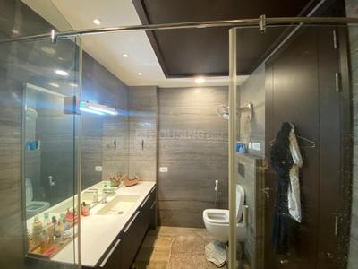Bathroom Image of 4000 Sq.ft 4 BHK Builder Floor for sale in Maharani Bagh New Delhi for Rs. 140000000