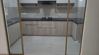 Kitchen Image of 1700 Sq.ft 3 BHK Builder Floor for rent in Smartworld Orchard, Sector 61 Gurgaon for Rs. 65000