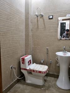 Common Bathroom Image of 810 Sq.ft 3 BHK Apartment / Flat for sale in Dwarka Mor New Delhi for Rs. 4900000