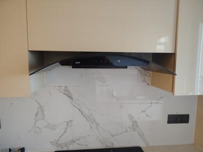 Kitchen Image of 1600 Sq.ft 3 BHK Builder Floor for rent in Raj One Good Earth, Sector 71 Gurgaon for Rs. 45000