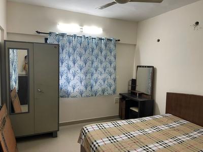 Bedroom Image of 950 Sq.ft 2 BHK Apartment / Flat for rent in Magarpatta Iris, Magarpatta City Pune for Rs. 39000
