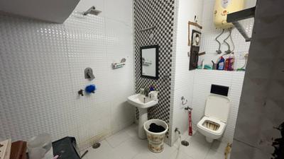 Image of 850 Sq.ft 2 BHK Apartment / Flat for sale in Keshavkunj NDMC Appartment, Vikaspuri, New Delhi for Rs. 11000000