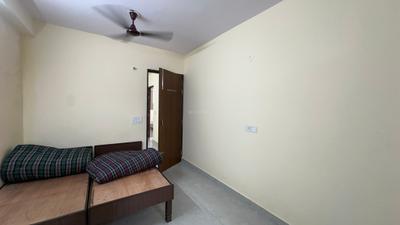 Bedroom Image of 900 Sq.ft 1 BHK Independent House for rent in Trilokpuri New Delhi for Rs. 16500
