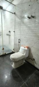 Bathroom Image of 6000 Sq.ft 7 BHK Independent House for rent in Sector 52 Noida for Rs. 250000