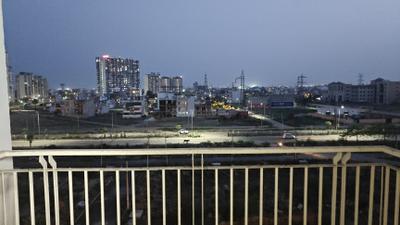Image of 1100 Sq.ft 2 BHK Apartment / Flat for rent in BPTP Discovery Park, Sector 80, Faridabad for Rs. 35000
