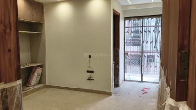 Bedroom Image of 1000 Sq.ft 2 BHK Builder Floor for rent in Lajpat Nagar New Delhi for Rs. 70000