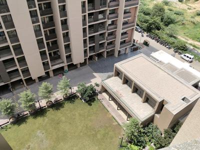 Living Room Image of 1015 Sq.ft 3 BHK Apartment / Flat for sale in Adani Atrius, Jagatpur Ahmedabad for Rs. 9240000