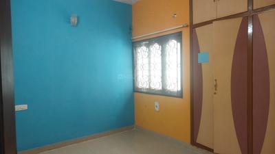 Bedroom Image of 1000 Sq.ft 2 BHK Apartment / Flat for rent in Kottivakkam Chennai for Rs. 25000