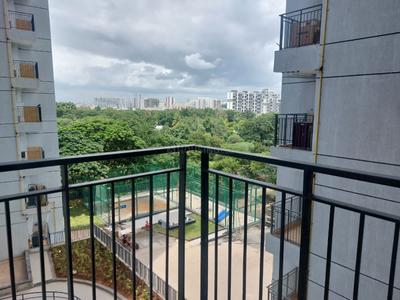 Balcony Image of 1000 Sq.ft 2 BHK Apartment / Flat for sale in Amanora Gold Towers, Hadapsar Pune for Rs. 10800000