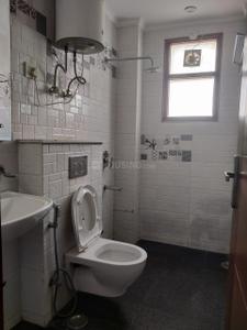Bathroom Image of 3000 Sq.ft 4 BHK Builder Floor for rent in South City Floors 1, Sector 41 Gurgaon for Rs. 95000