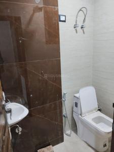 Bathroom Image of 800 Sq.ft 2 BHK Apartment / Flat for sale in Said-Ul-Ajaib New Delhi for Rs. 3500000