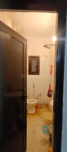 Bathroom Image of 550 Sq.ft 1 BHK Builder Floor for rent in Vaishali Ghaziabad for Rs. 19000