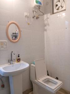 Common Bathroom Image of 1000 Sq.ft 2 BHK Builder Floor for rent in Tagore Garden Extension New Delhi for Rs. 40000