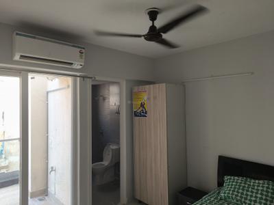 Bedroom Image of 1250 Sq.ft 3 BHK Builder Floor for rent in Signature Global City 37D 1, Sector 37D Gurgaon for Rs. 35000